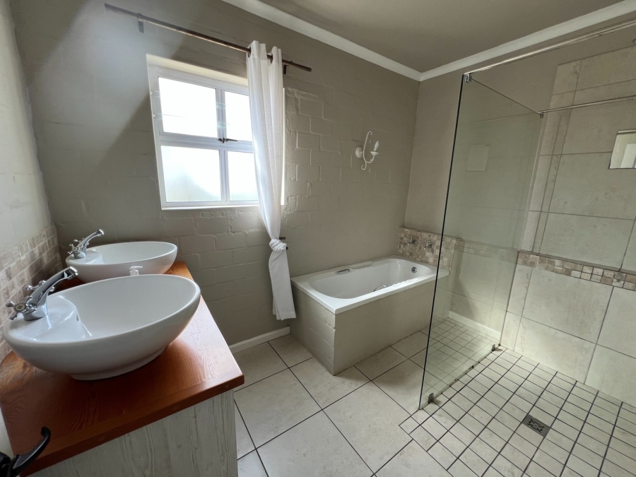 3 Bedroom Property for Sale in Jacobsbaai Western Cape